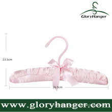 Suspensiones acolchadas rosadas del satén de los niños para la exhibición de la tienda de la ropa